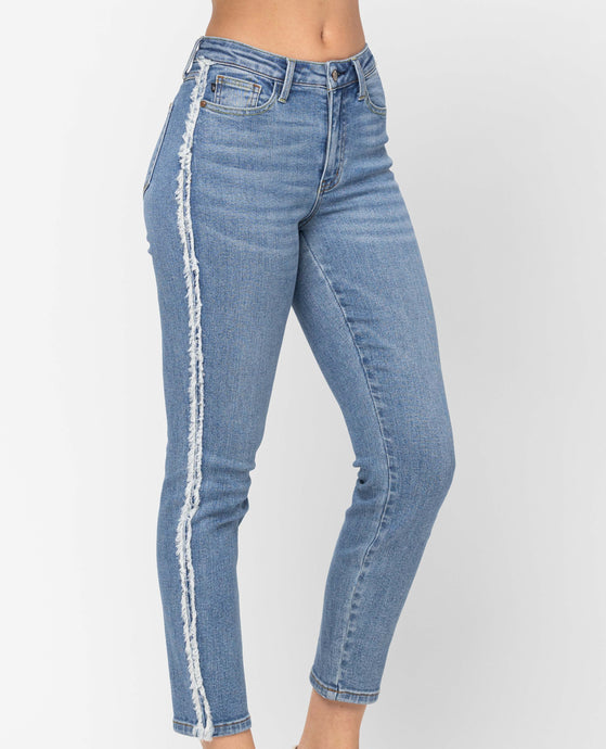 Judy Blue On The Fray Jeans - Curvy