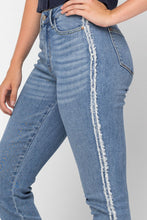 Judy Blue On The Fray Jeans - Curvy