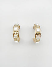 Joan Earrings - Black or Pearl