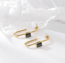 Oval Pendant Earrings - Black & Clear