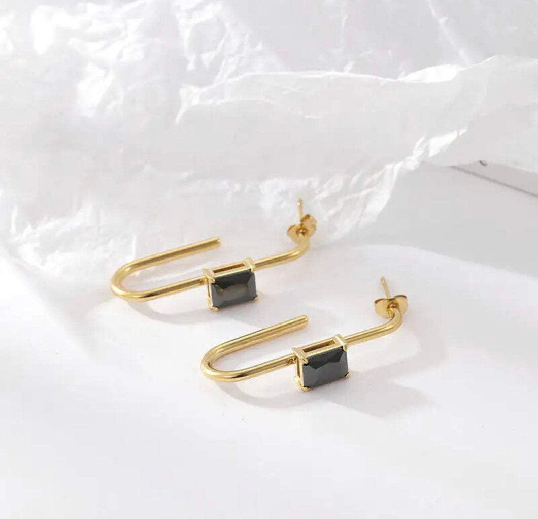 Oval Pendant Earrings - Black & Clear